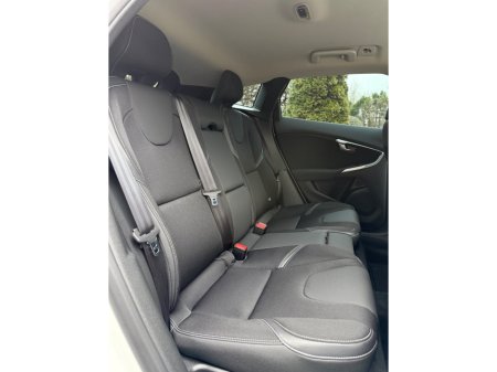 2018 Volvo V40 D2 (120hp) Momentum Edition Geartronic thumbnail