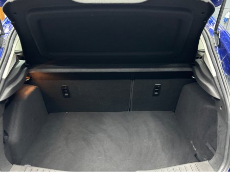 2018 Ford Focus - thumbnail 3