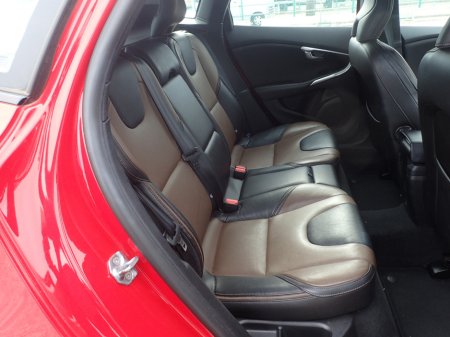 2016 Volvo V40 Cross Country 2.0 D4 CROSS COUNTRY BLACK SERIES DIESEL 190 BHP AUTOMATIC // FULL LEATHER ELECTRIC SEATS // REVERSING CAMERA // CRUISE CONTROL // LANE ASSIST // FULL HARMAN KARDON SURROUND SOUND SYSTEM // TOP SPEC €14,950 thumbnail