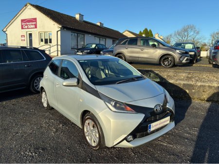 2015 Toyota Aygo 1.0 5DR X-PLAY (ONLY 29,000 KLMS) €8,750 thumbnail