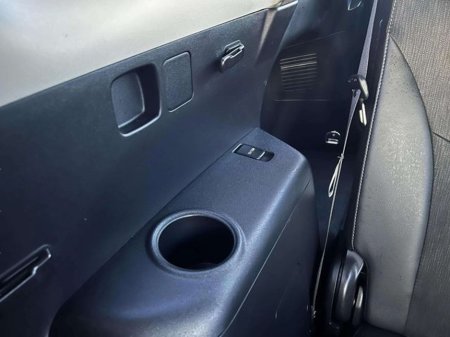 2017 Toyota Prius - thumbnail 26