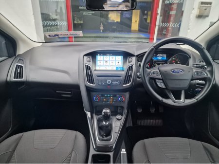 2017 Ford Focus - thumbnail 21