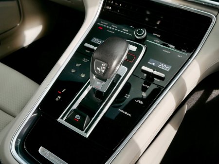 2023 Porsche Panamera - thumbnail 25