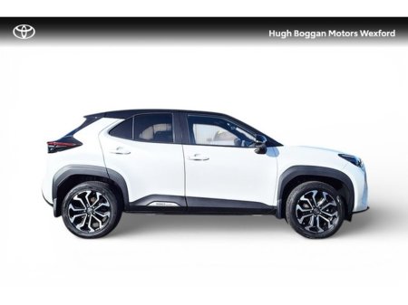 2023 Toyota Yaris Cross - thumbnail 3