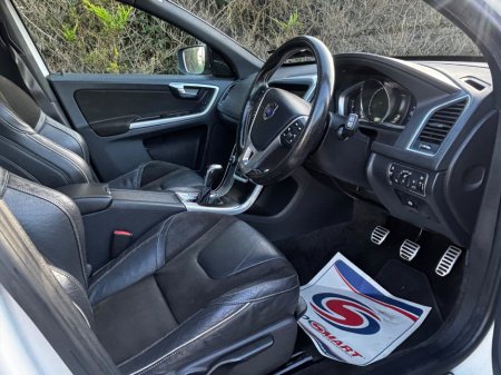 2015 Volvo XC60 D4 (190hp) FWD R-DESIGN €9,750