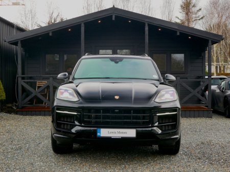 2025 Porsche Cayenne - thumbnail 2