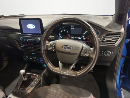 2021 Ford Focus "Compact, classy and ridiculously easy to love" €23,888 thumbnail