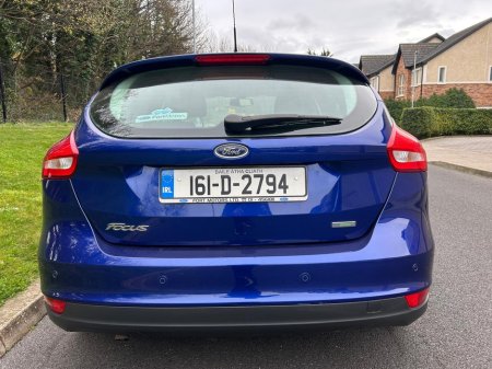 2016 Ford Focus - thumbnail 9