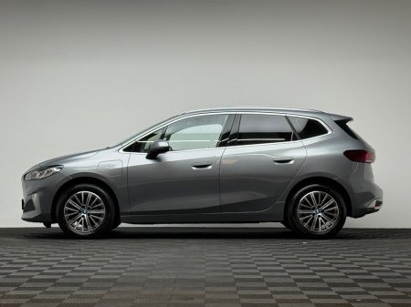 2023 BMW 2 Series - thumbnail 4