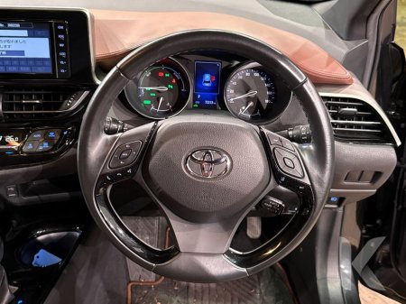 2019 Toyota C-HR G BRUNO MODE PACKAGE - HYBRID - PUSH BUTTON START - BLACK & BROWN HALF LEATHER - FRONT BODYKIT - REVERSE CAMERA - LEATHER STERRING WHEEL €21,950 thumbnail