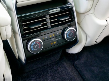 2025 Land Rover Range Rover SWB 3.0 I6 PHEV Autobiography €159,950 thumbnail