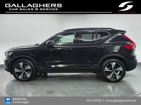 2022 Volvo XC40 (221) R-DESIGN T4 RECHARGE AUTO €33,995 thumbnail