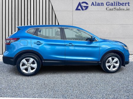 2018 Nissan Qashqai - view 3