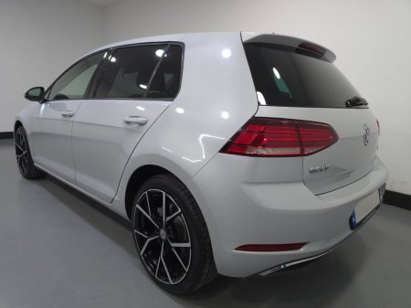 2017 Volkswagen Golf 1.2 TSI DSG EST 110HP BMT Trendline €16,950 thumbnail