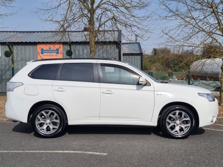 2015 Mitsubishi Outlander - thumbnail 10