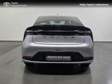 2025 Toyota Prius - thumbnail 4