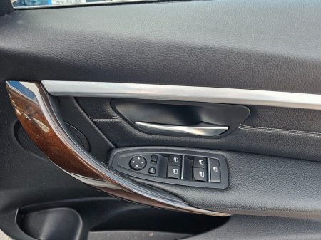 2016 BMW 3 Series - thumbnail 17