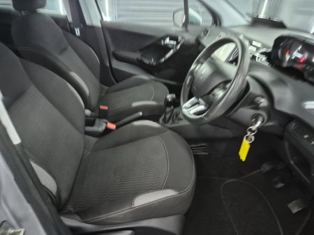 2016 Peugeot 208 - thumbnail 14