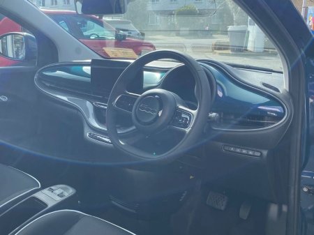 2025 Fiat 500e - thumbnail 13