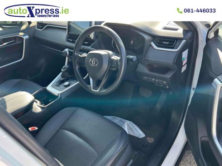 2022 Toyota Rav4 - view 2