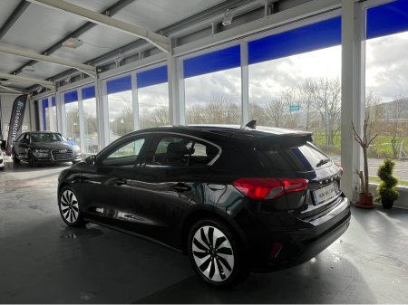 2018 Ford Focus - thumbnail 5