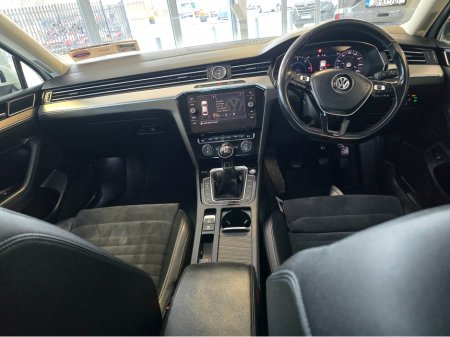 2019 Volkswagen Passat - thumbnail 10