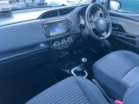 2020 Toyota Yaris - thumbnail 8