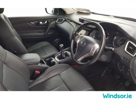 2017 Nissan Qashqai 1.2 PET SV PREMIUM €17,995 thumbnail