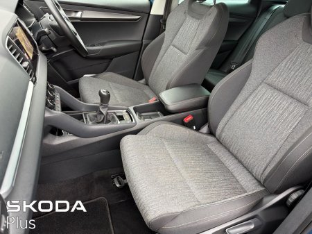 2022 Skoda Karoq - view 4