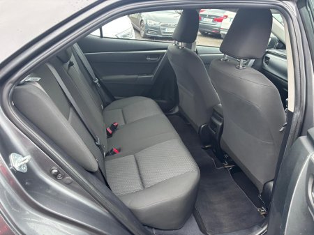 2015 Toyota Corolla 1.33 TERRA 4DR  PETROL €9,950 thumbnail