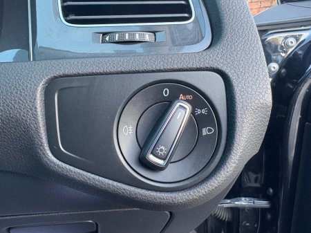 2020 Volkswagen Golf E Golf Elec 136PS 5DR Auto €15,950 thumbnail