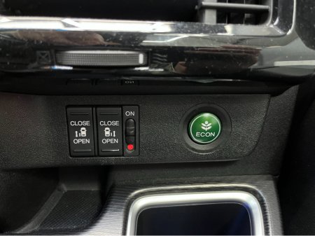 2021 Honda Stepwagon - thumbnail 14