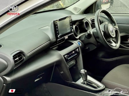 2021 Toyota Yaris Cross AUTOMATIC CITY SUV €23,950 thumbnail