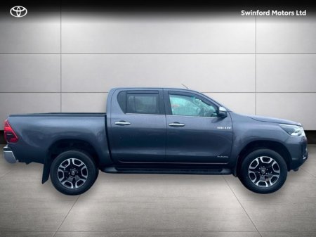 2021 Toyota Hilux - thumbnail 3