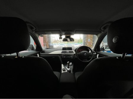 2016 BMW 3 Series - thumbnail 18