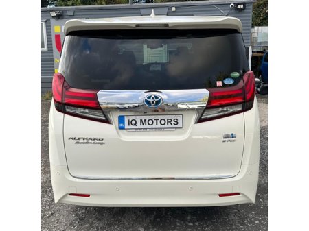 2015 Toyota Alphard Executive Lounge 2.5 Petrol Hybrid €38,995 thumbnail
