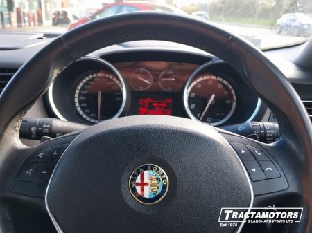 2015 Alfa Romeo Giulietta SUPER 1.4 AUTOMATIC €10,999 thumbnail