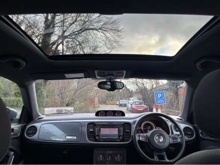 2015 Volkswagen Beetle - thumbnail 10