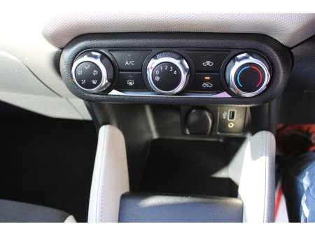 2019 Nissan Micra - thumbnail 19