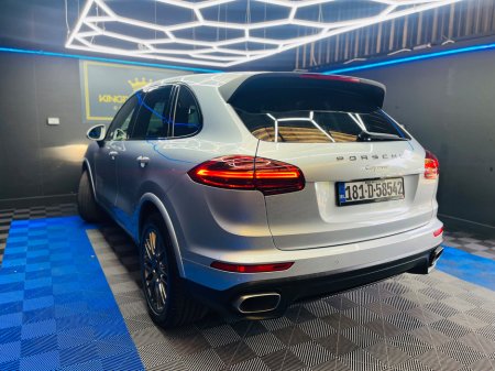 2018 Porsche Cayenne - thumbnail 16