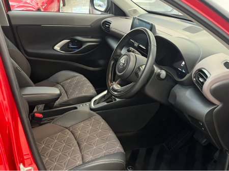 2023 Toyota Yaris CR CROSS SOL 4DR AUTO €29,950 thumbnail