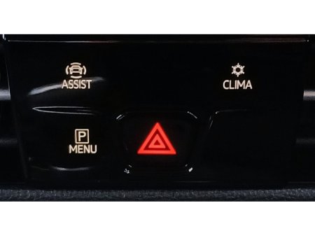 2025 Volkswagen Golf Edition 75 2.0TDI 116HP *PARK ASSIST, ANDROID AUTO/APPLE CARPLAY & MUCH MORE!* €35,995 thumbnail