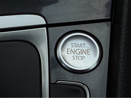 2017 Volkswagen Golf 172 REG NEW MODEL MK7.5 SAT NAV PACK PRIVACY GLASS-REVERSE CAMERA - NAVIGATION - CARPLAY - ANDROID AUTO - DISCOVER PRO €16,450 thumbnail