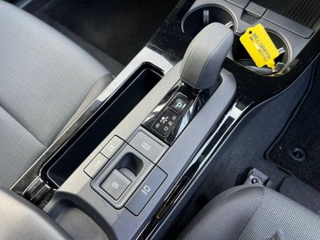 2024 Toyota Prius 1.8 HYBRID // LIKE NEW 3, 000 KM // DIGITAL CLUSTER // ADAPTIVE CRUISE CONTROL €29,950 thumbnail