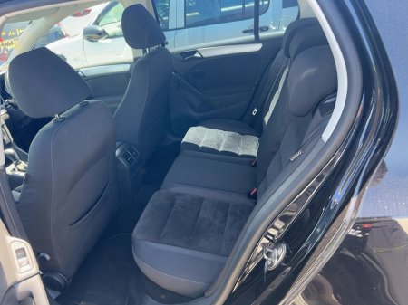 2011 Volkswagen Golf - thumbnail 5