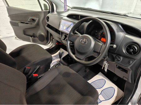 2020 Toyota Yaris - thumbnail 11