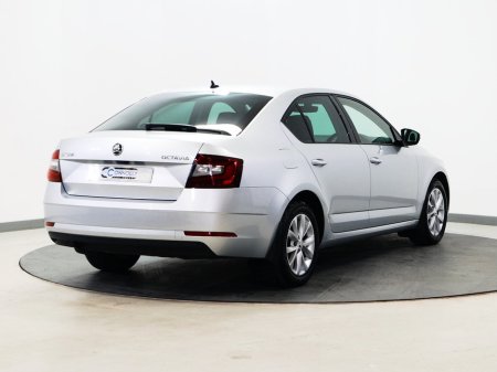 2020 Skoda Octavia - thumbnail 3