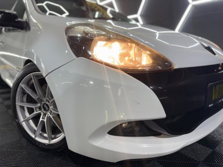 2012 Renault Clio - thumbnail 3