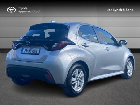2025 Toyota Yaris Yaris Hybrid 115 Luna €26,945