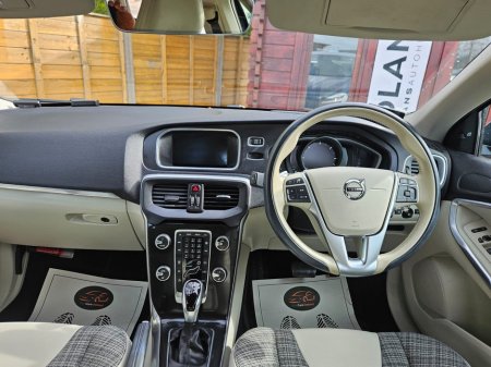 2019 Volvo V40 - thumbnail 23